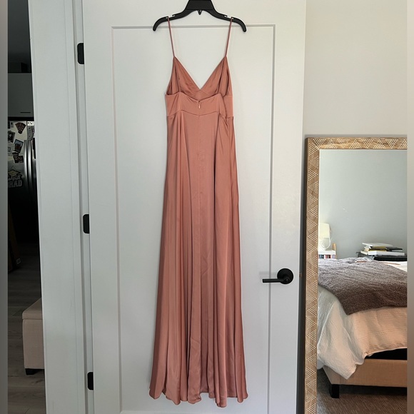 Fame and Partners Strappy Tri Cup Gown - Picture 6 of 9